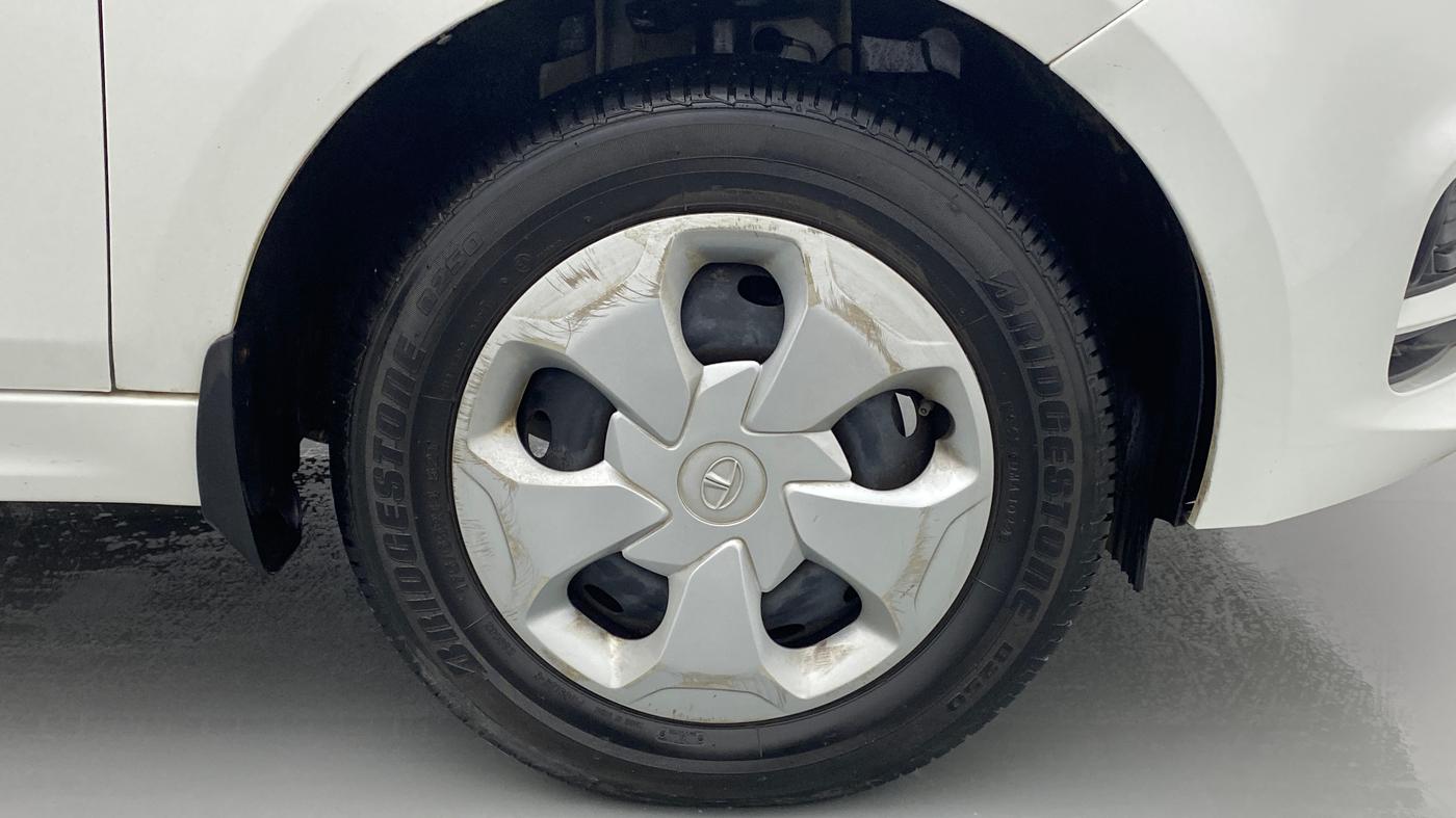 2022 Tata TIGOR XM CNG, CNG, Manual, 8,062 km, Right Front Wheel