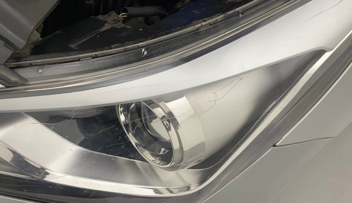 2016 Hyundai Verna FLUIDIC 4S 1.6 VTVT SX, Petrol, Manual, 61,731 km, Left headlight - Minor scratches