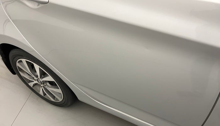 2016 Hyundai Verna FLUIDIC 4S 1.6 VTVT SX, Petrol, Manual, 61,731 km, Right rear door - Minor scratches
