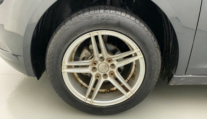 2020 Tata ALTROZ XE PETROL, Petrol, Manual, 5,163 km, Left Front Wheel