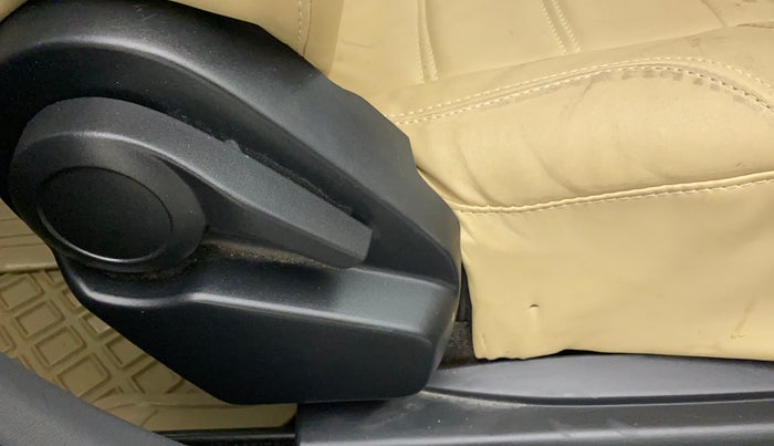 2020 Tata ALTROZ XE PETROL, Petrol, Manual, 5,163 km, Driver Side Adjustment Panel