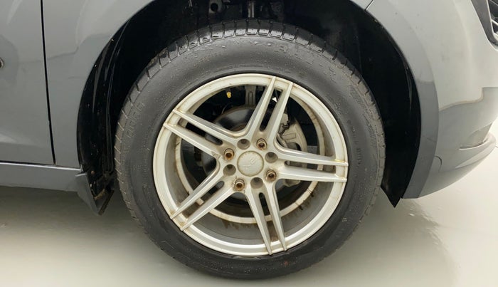 2020 Tata ALTROZ XE PETROL, Petrol, Manual, 5,163 km, Right Front Wheel