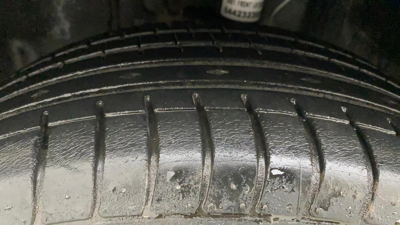 2020 Tata ALTROZ XE PETROL, Petrol, Manual, 5,163 km, Left Front Tyre Tread