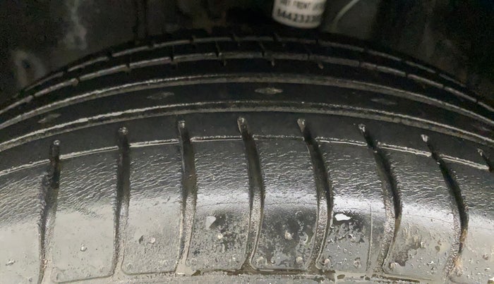 2020 Tata ALTROZ XE PETROL, Petrol, Manual, 5,163 km, Left Front Tyre Tread