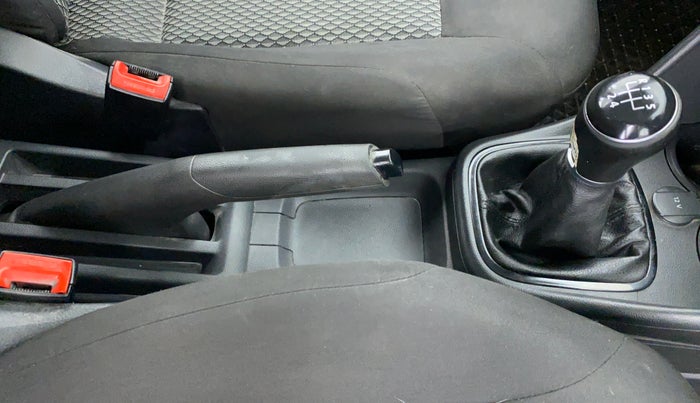 2017 Volkswagen Vento COMFORTLINE MT PETROL, Petrol, Manual, 68,808 km, Gear Lever