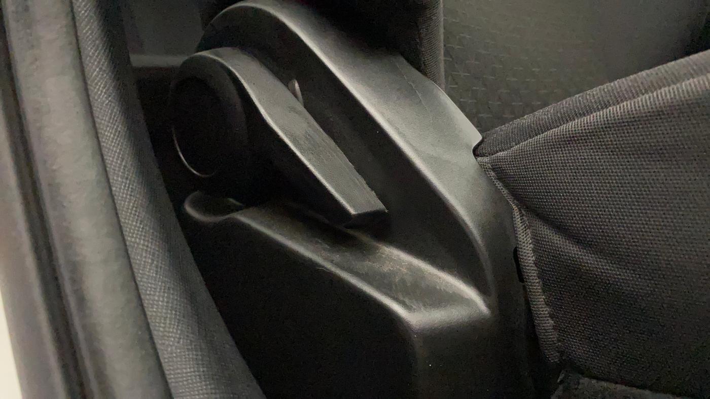 2023 Tata ALTROZ XM PLUS SUNROOF CNG, CNG, Manual, 13,117 km, Driver Side Adjustment Panel