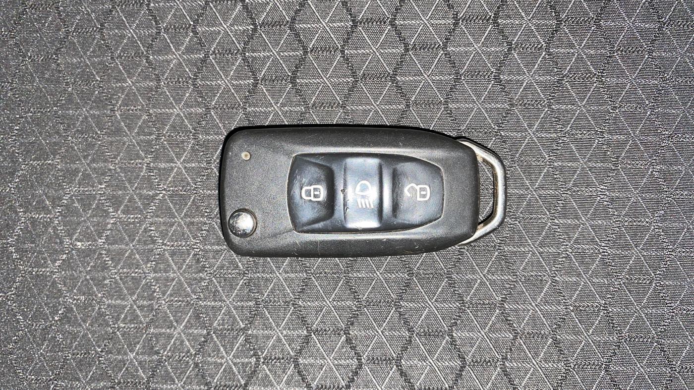 2023 Tata ALTROZ XM PLUS SUNROOF CNG, CNG, Manual, 13,117 km, Key Close Up