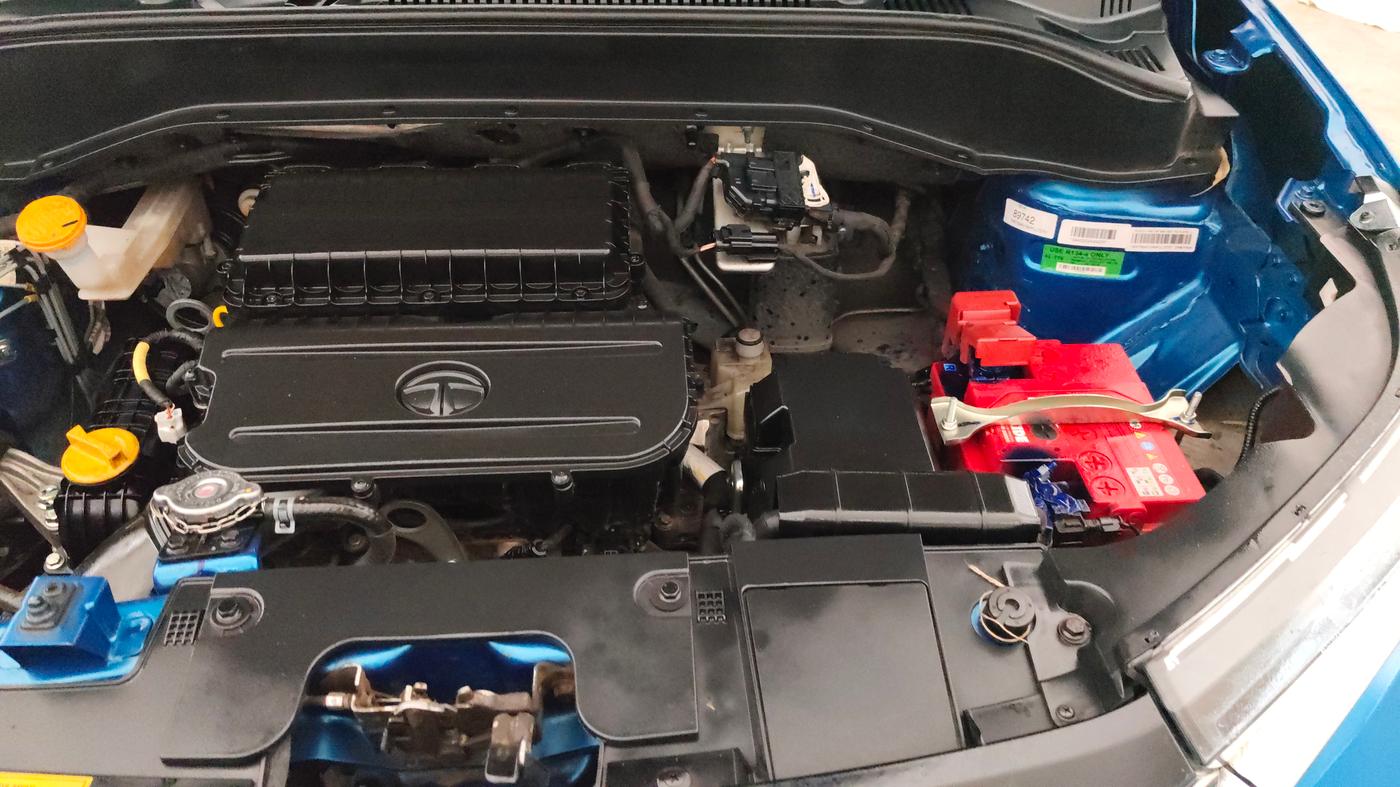 2021 Tata PUNCH CREATIVE AMT 1.2 RTN DUAL TONE, Petrol, Automatic, 19,571 km, Engine View - Left