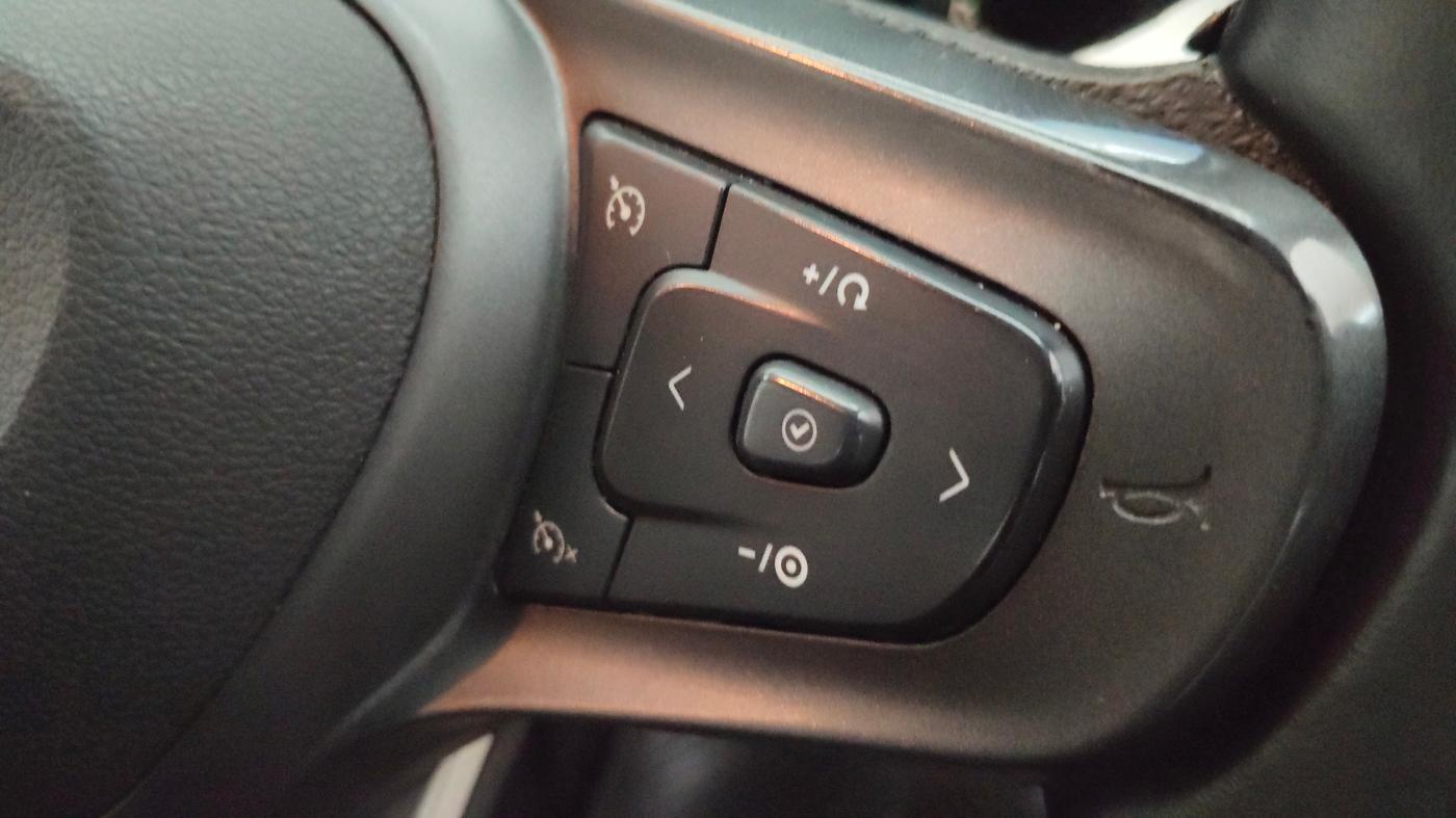2021 Tata PUNCH CREATIVE AMT 1.2 RTN DUAL TONE, Petrol, Automatic, 19,571 km, Adaptive Cruise Control