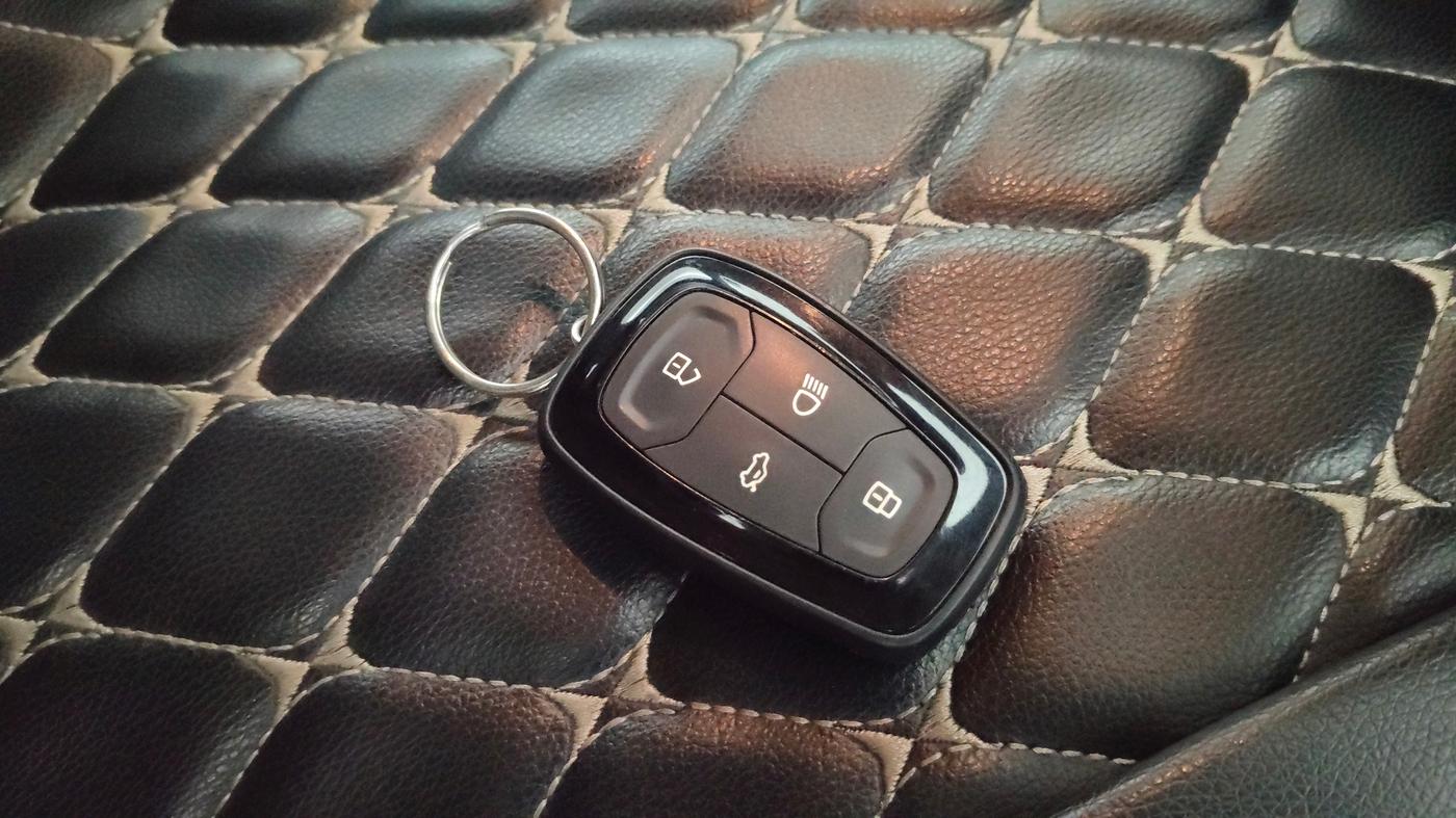 2021 Tata PUNCH CREATIVE AMT 1.2 RTN DUAL TONE, Petrol, Automatic, 19,571 km, Key Close Up