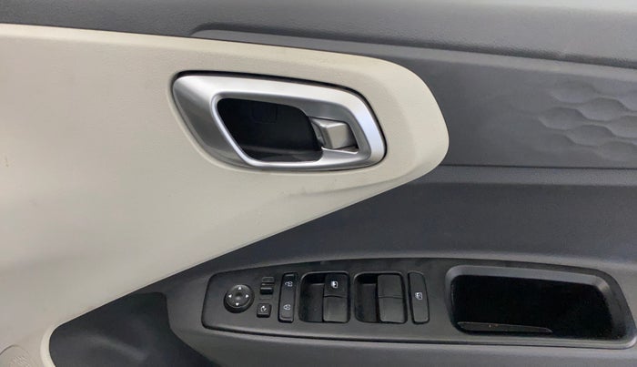 2020 Hyundai AURA SX 1.2 (O), Petrol, Manual, 76,765 km, Driver Side Door Panels Control