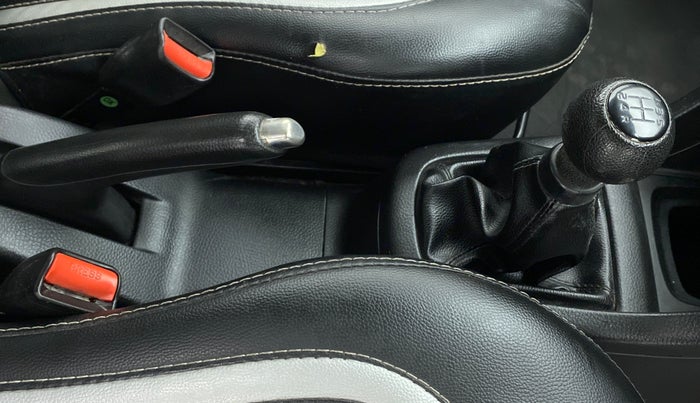 2015 Maruti Swift ZXI, Petrol, Manual, 76,065 km, Gear Lever