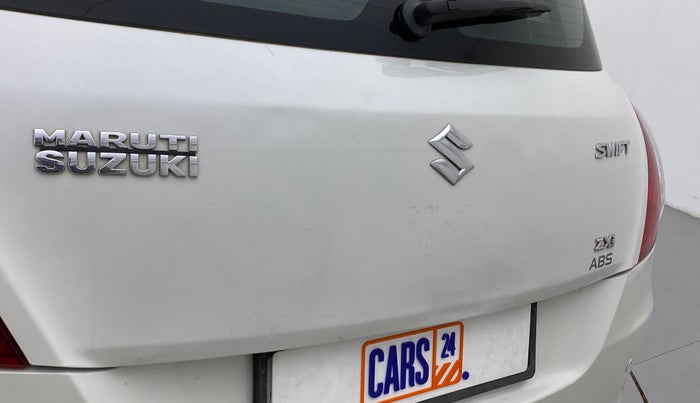 2015 Maruti Swift ZXI, Petrol, Manual, 76,065 km, Dicky (Boot door) - Slightly dented