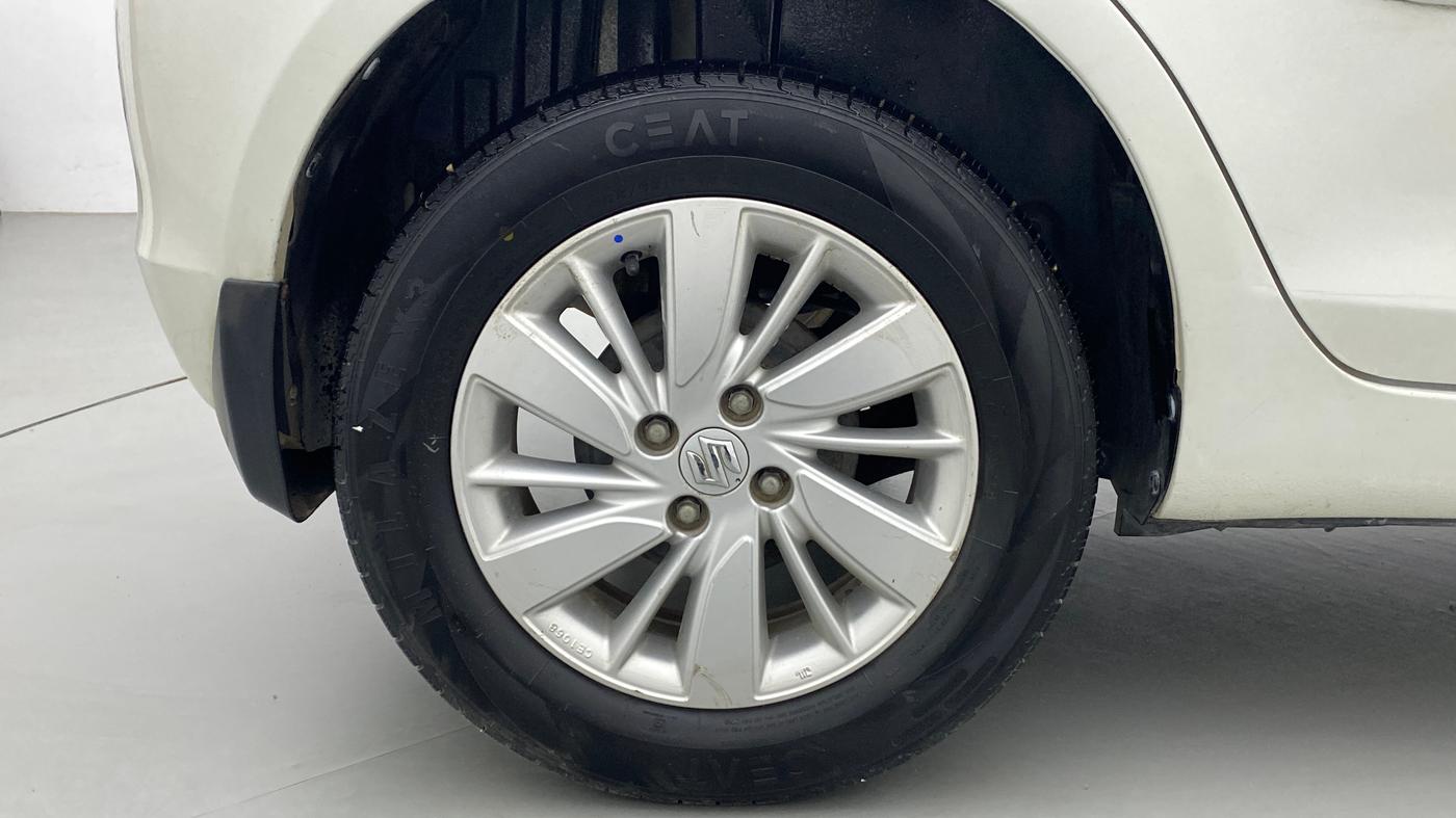 2015 Maruti Swift ZXI, Petrol, Manual, 76,065 km, Right Rear Wheel