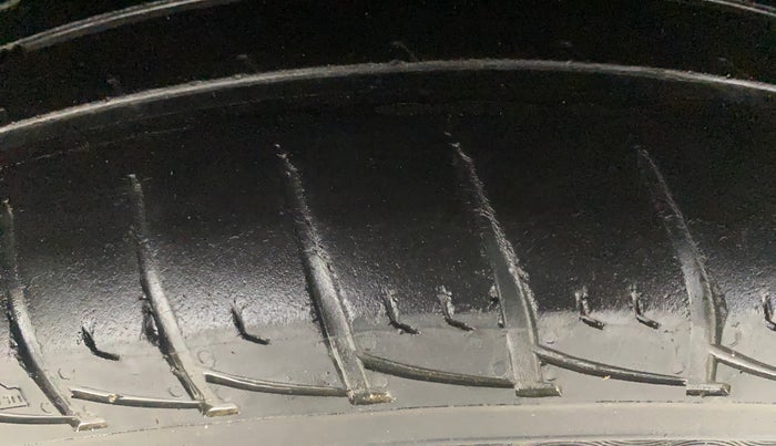 2016 Renault Duster RXL 85PS EXPLORE, Diesel, Manual, 41,789 km, Right Front Tyre Tread