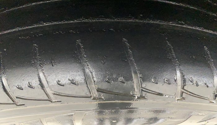 2016 Renault Duster RXL 85PS EXPLORE, Diesel, Manual, 41,789 km, Right Rear Tyre Tread