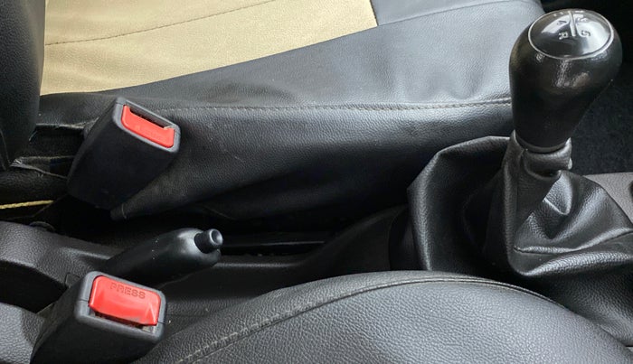 2015 Hyundai Eon ERA PLUS, Petrol, Manual, 47,972 km, Gear Lever