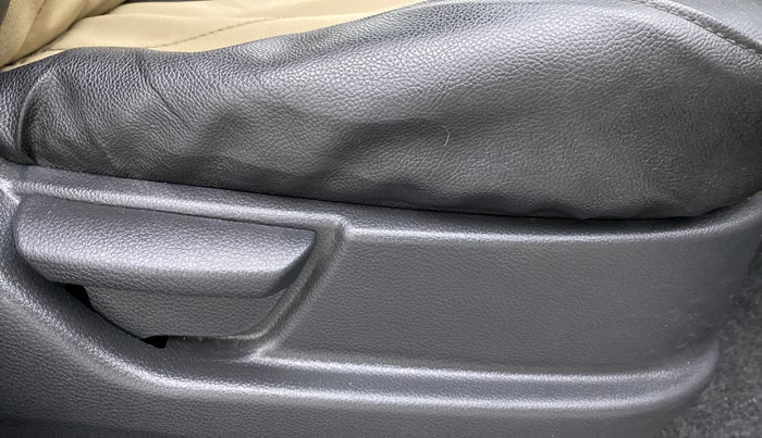 2015 Hyundai Eon ERA PLUS, Petrol, Manual, 47,972 km, Driver Side Adjustment Panel