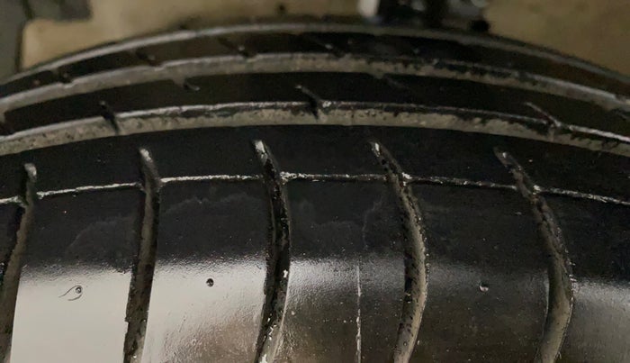 2012 Maruti Swift Dzire VXI, Petrol, Manual, 42,989 km, Left Front Tyre Tread