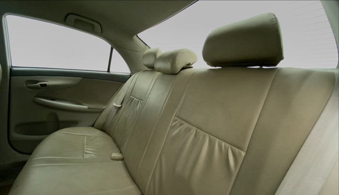 2010 Toyota Corolla Altis 1.8 J, Petrol, Manual, 46,064 km, Right Side Rear Door Cabin