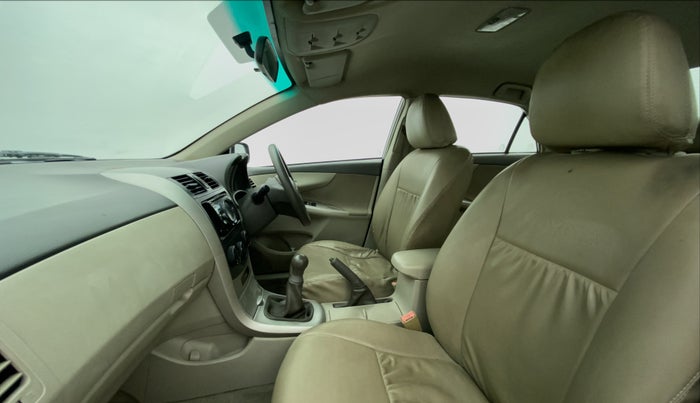 2010 Toyota Corolla Altis 1.8 J, Petrol, Manual, 46,064 km, Right Side Front Door Cabin