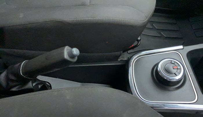 2021 Renault Kwid 1.0 RXT Opt AT, Petrol, Automatic, 3,964 km, Gear Lever