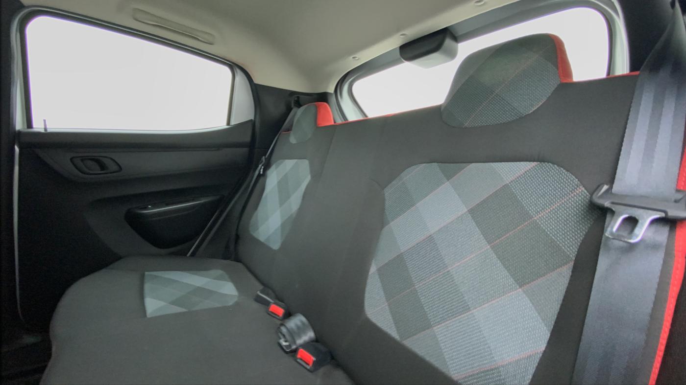 2021 Renault Kwid 1.0 RXT Opt AT, Petrol, Automatic, 3,964 km, Right Side Rear Door Cabin