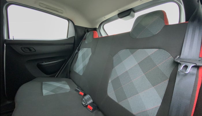 2021 Renault Kwid 1.0 RXT Opt AT, Petrol, Automatic, 3,964 km, Right Side Rear Door Cabin
