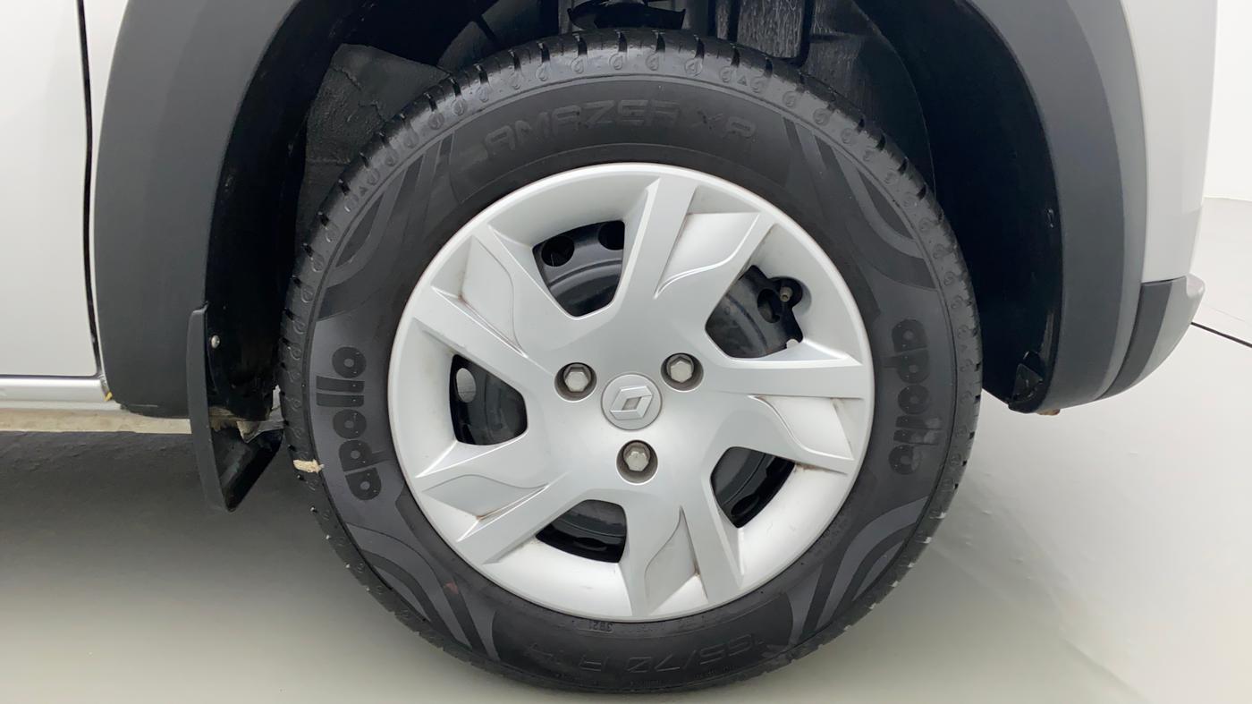 2021 Renault Kwid 1.0 RXT Opt AT, Petrol, Automatic, 3,964 km, Right Front Wheel