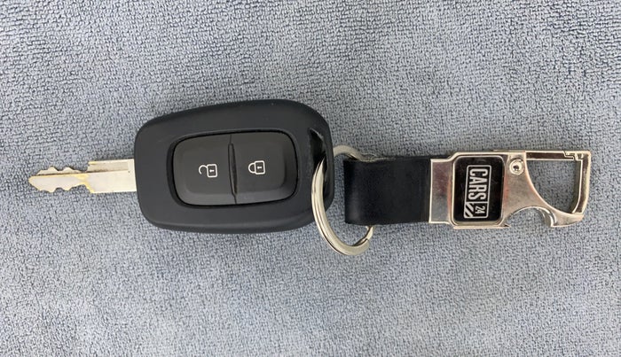 2021 Renault Kwid 1.0 RXT Opt AT, Petrol, Automatic, 3,964 km, Key Close Up