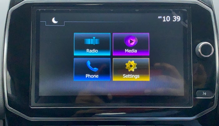 2021 Renault Kwid 1.0 RXT Opt AT, Petrol, Automatic, 3,964 km, Infotainment System
