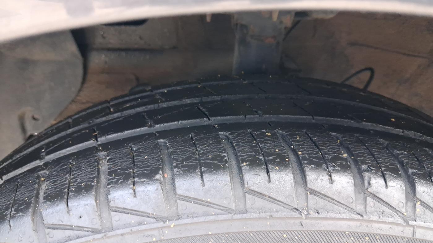 2022 Hyundai GRAND I10 NIOS SPORTZ 1.2 KAPPA VTVT CNG, CNG, Manual, 61,243 km, Left Front Tyre Tread