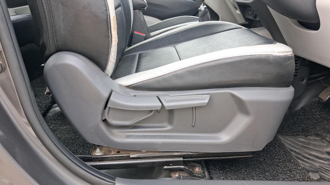 2022 Hyundai GRAND I10 NIOS SPORTZ 1.2 KAPPA VTVT CNG, CNG, Manual, 61,243 km, Driver Side Adjustment Panel