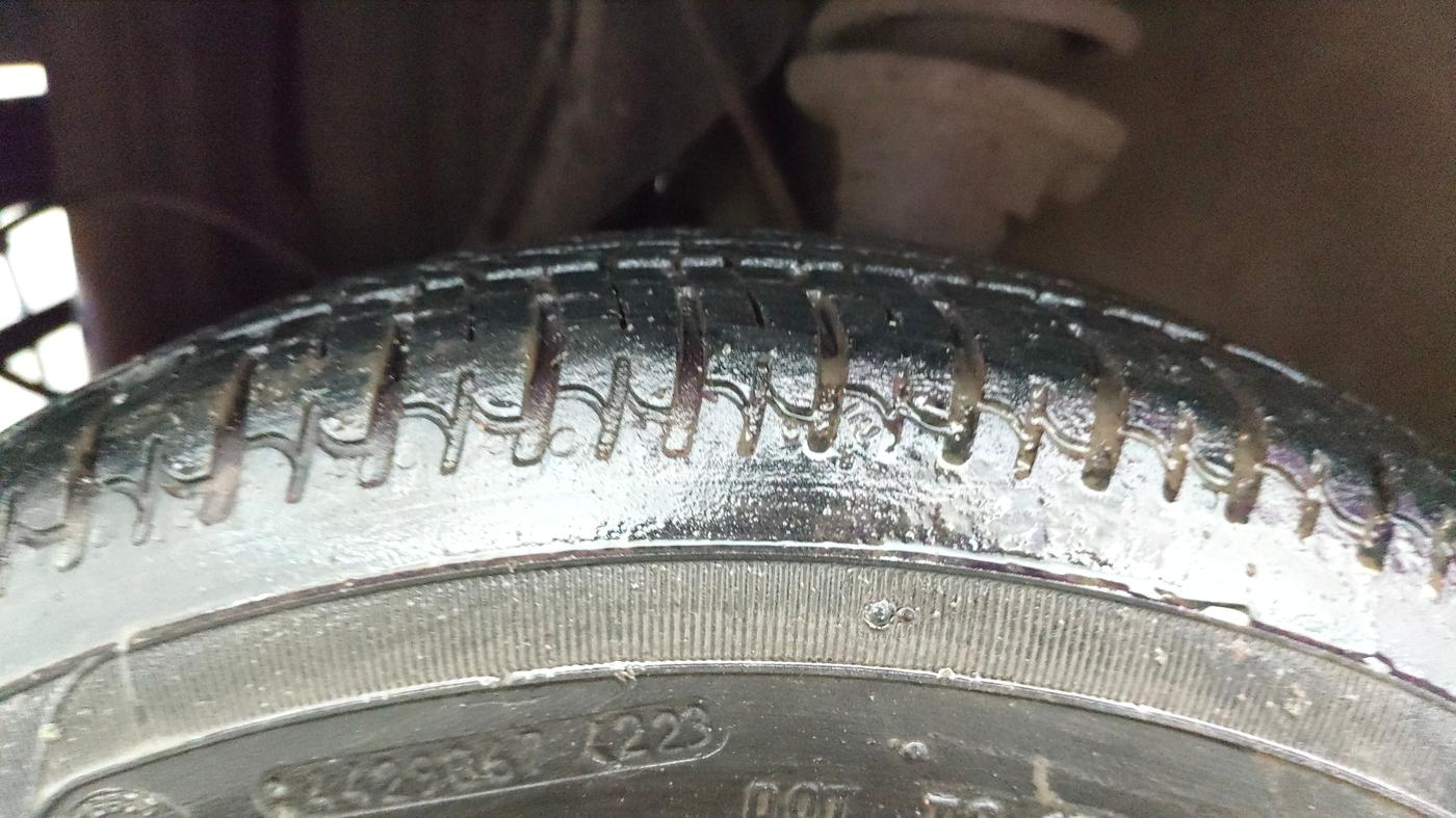 2014 Tata Nano TWIST XT, Petrol, Manual, 60,639 km, Left Front Tyre Tread
