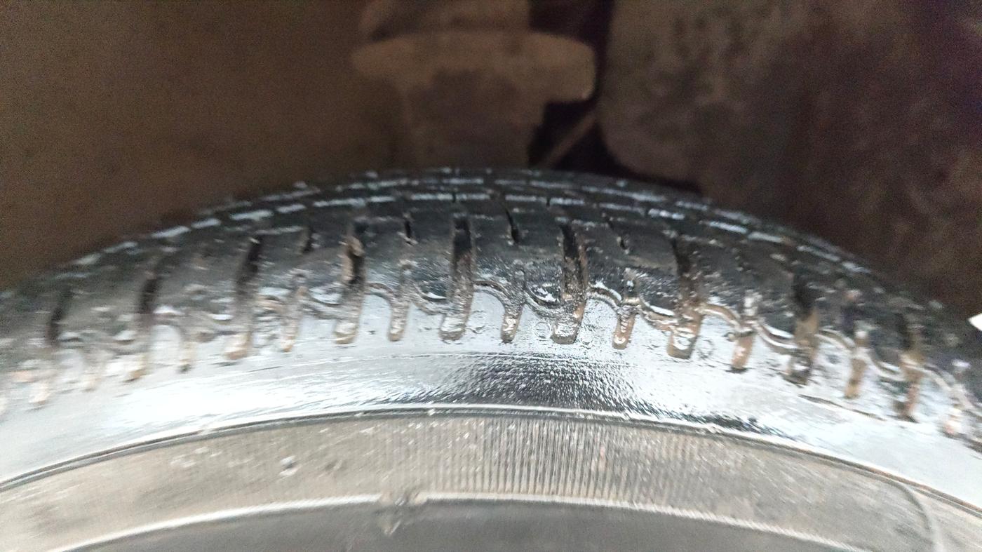 2014 Tata Nano TWIST XT, Petrol, Manual, 60,639 km, Right Front Tyre Tread