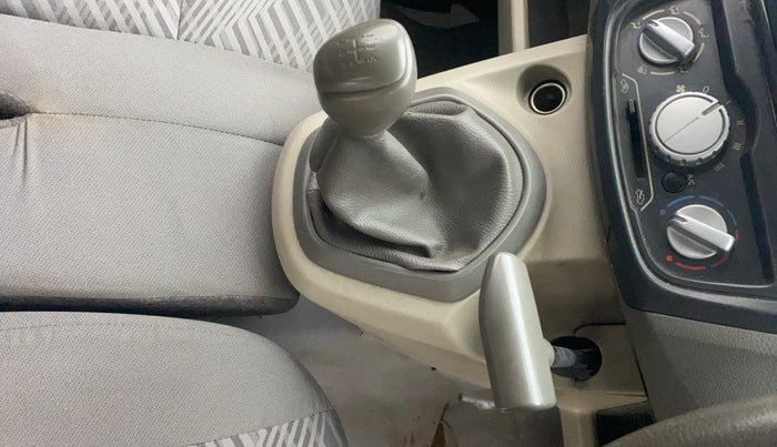 2015 Datsun Go A, Petrol, Manual, 88,911 km, Gear Lever