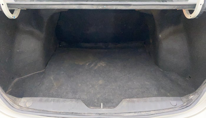 2018 Maruti Ciaz DELTA DIESEL 1.3, Diesel, Manual, 74,648 km, Boot Inside