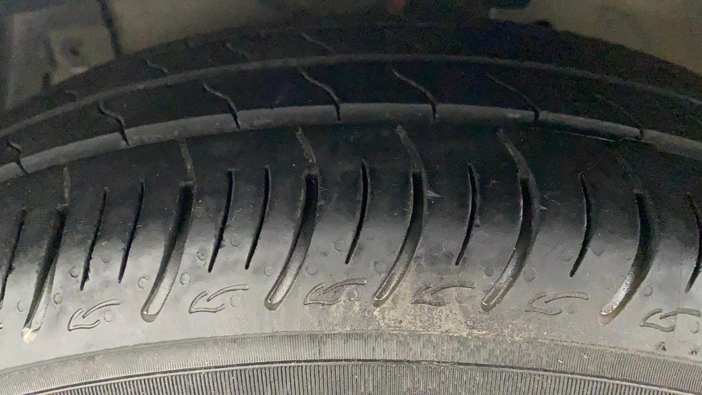 2018 Maruti Ciaz DELTA DIESEL 1.3, Diesel, Manual, 74,648 km, Left Front Tyre Tread