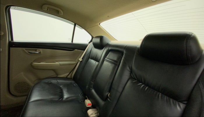 2018 Maruti Ciaz DELTA DIESEL 1.3, Diesel, Manual, 74,648 km, Right Side Rear Door Cabin