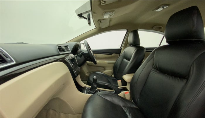 2018 Maruti Ciaz DELTA DIESEL 1.3, Diesel, Manual, 74,648 km, Right Side Front Door Cabin