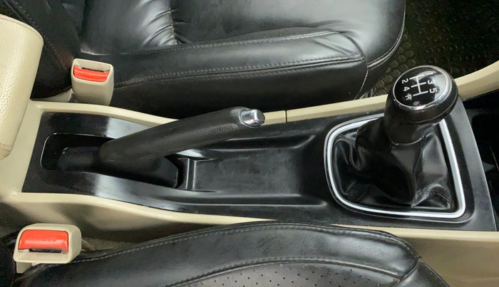 2018 Maruti Ciaz DELTA DIESEL 1.3, Diesel, Manual, 74,648 km, Gear Lever