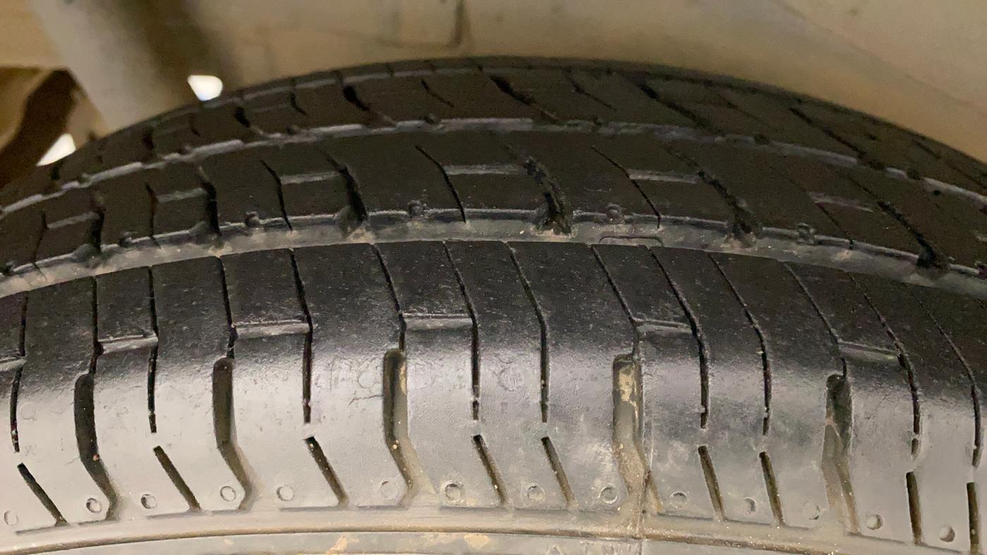 2012 Maruti Wagon R 1.0 LXI, Petrol, Manual, 50,317 km, Right Rear Tyre Tread
