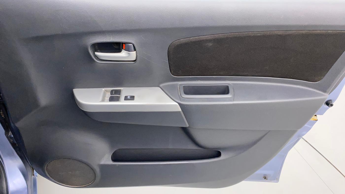 2012 Maruti Wagon R 1.0 LXI, Petrol, Manual, 50,317 km, Driver Side Door Panels Control