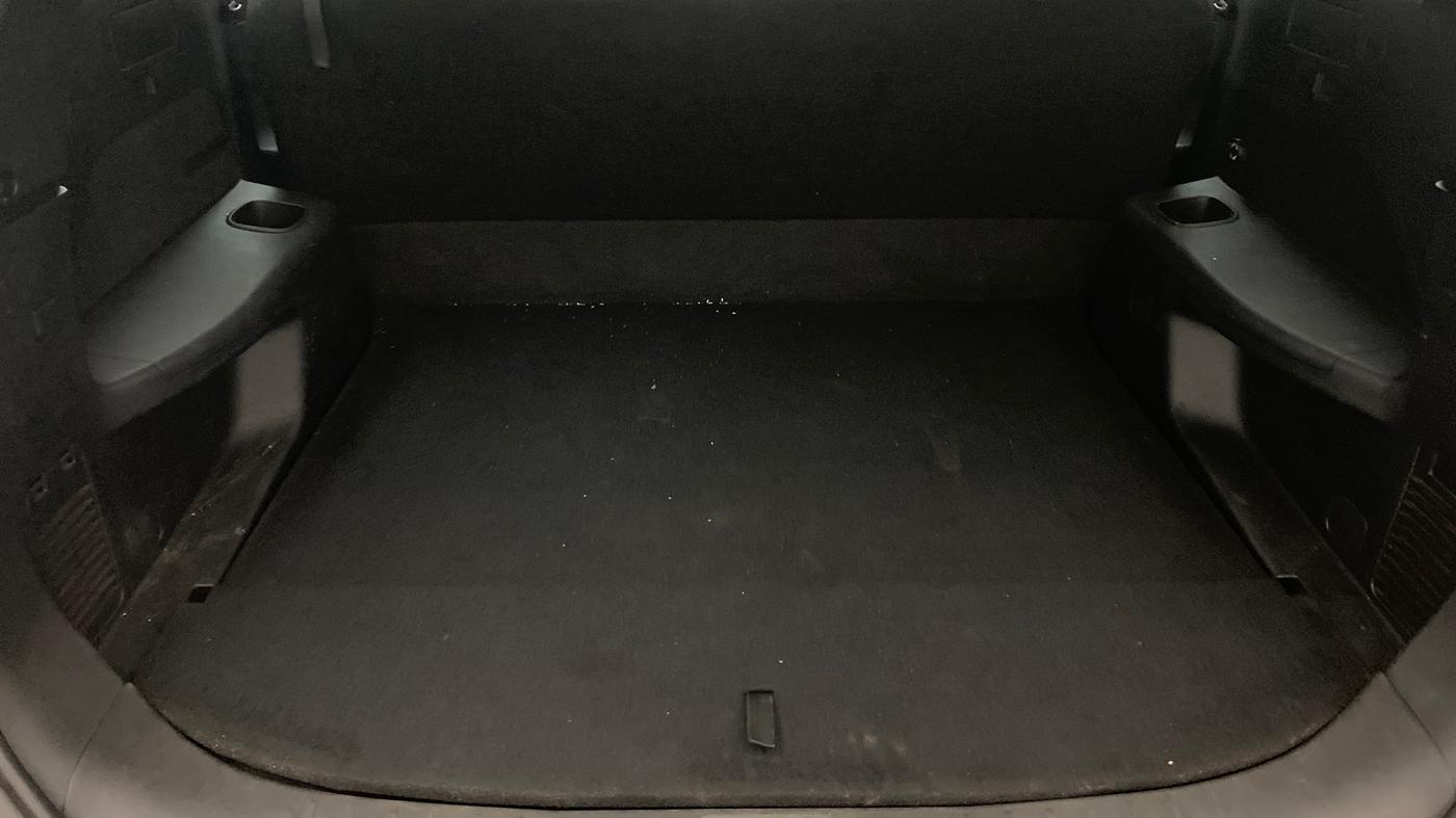 2022 Mahindra XUV700 AX 3 P MT 5 STR, Petrol, Manual, 82,103 km, Boot Inside