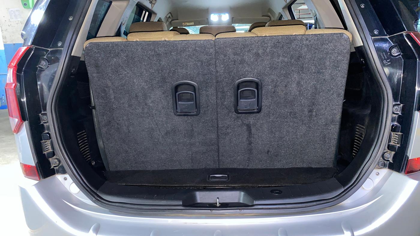 2020 Mahindra XUV500 W7, Diesel, Manual, 43,630 km, Boot Inside