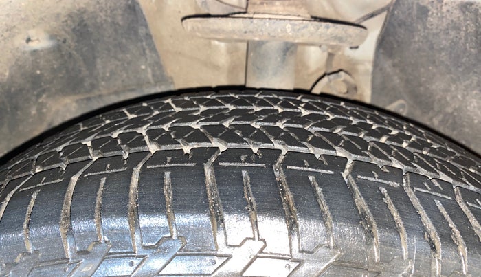 2020 Mahindra XUV500 W7, Diesel, Manual, 43,592 km, Left Front Tyre Tread