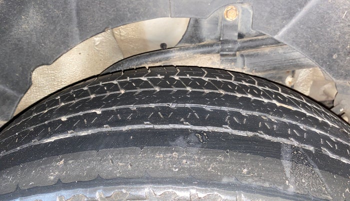 2020 Mahindra XUV500 W7, Diesel, Manual, 43,592 km, Left Rear Tyre Tread