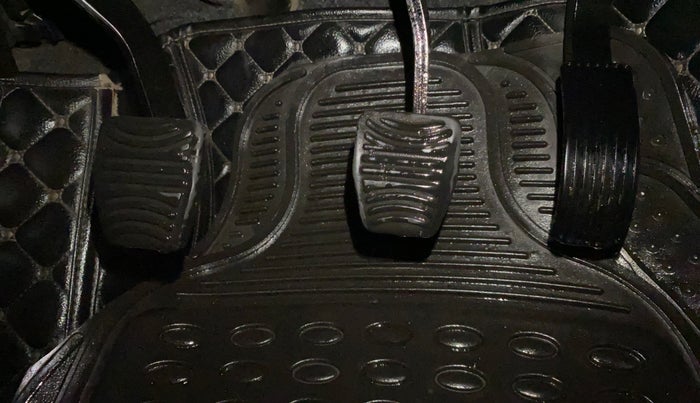 2020 Mahindra XUV500 W7, Diesel, Manual, 43,592 km, Pedals