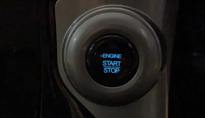 2020 Mahindra XUV500 W7, Diesel, Manual, 43,592 km, Keyless Start/ Stop Button