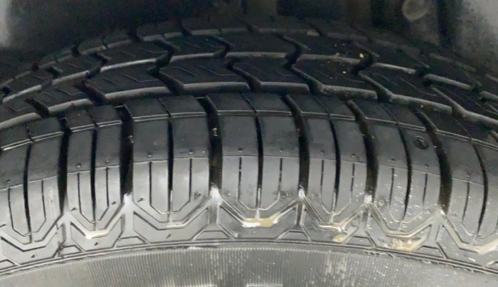 2012 Maruti Swift Dzire VXI, Petrol, Manual, 27,758 km, Left Rear Tyre Tread